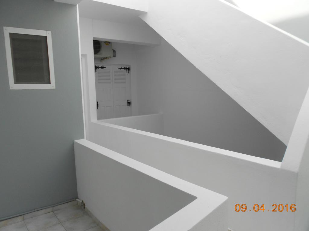 Rooms To Let Rena Монолитос Экстерьер фото