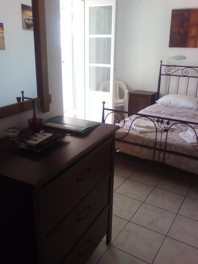 Rooms To Let Rena Монолитос Экстерьер фото