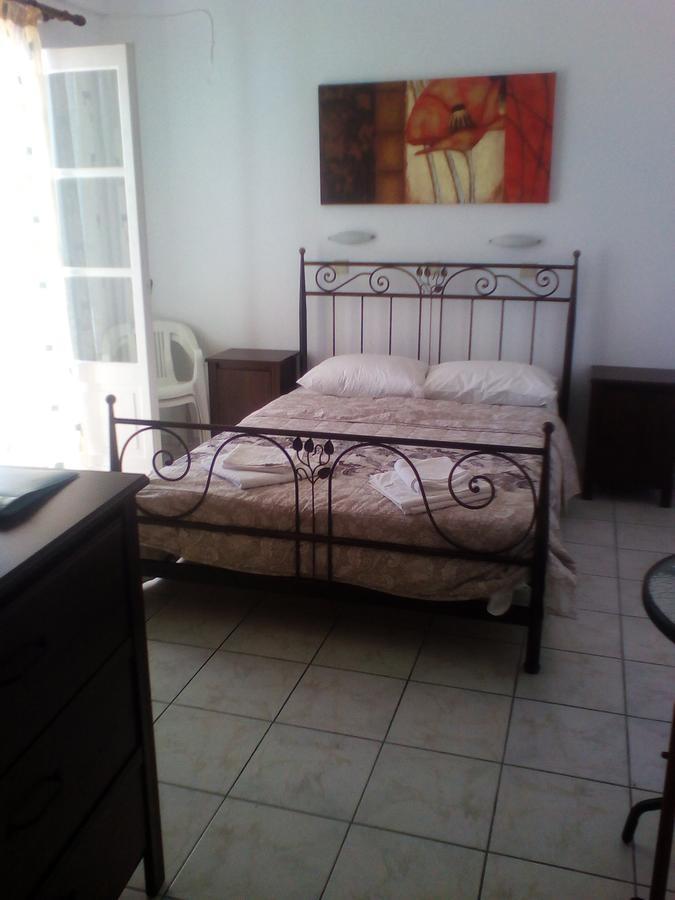 Rooms To Let Rena Монолитос Экстерьер фото