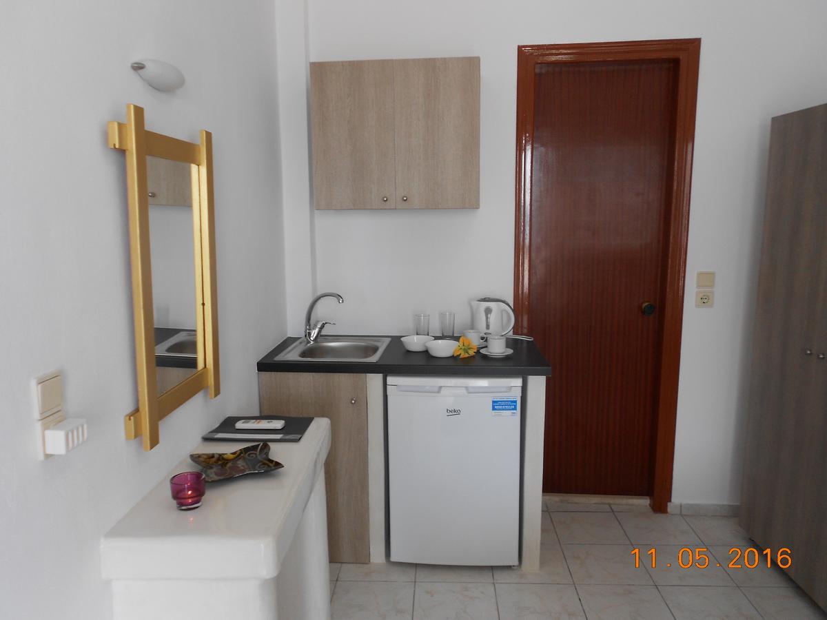 Rooms To Let Rena Монолитос Экстерьер фото