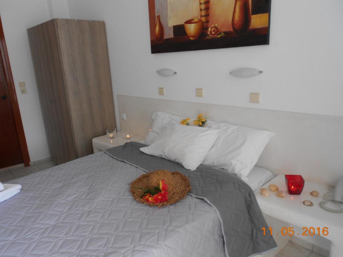 Rooms To Let Rena Монолитос Экстерьер фото